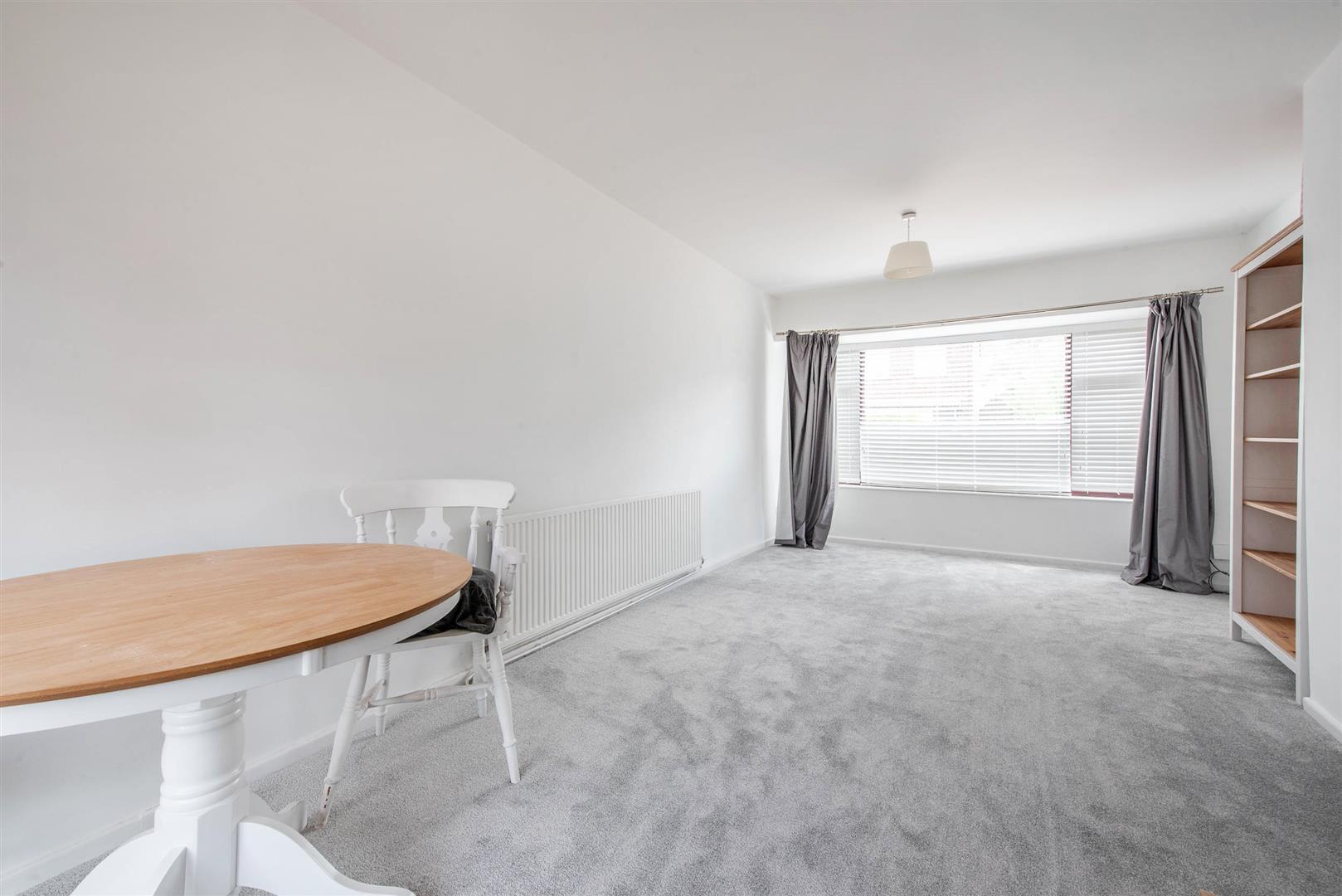 3 bed property in Marina Grove, Preston
